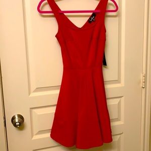 NEW WITH TAGS Lulus red dress